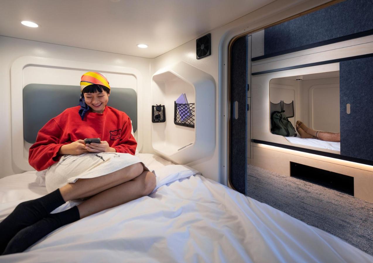 Lylo Auckland Hotel Exterior photo A capsule hotel room